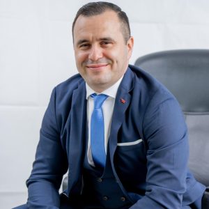 Dragoș Macarin, CEO & Fondator The Money Advisor, explică de ce educația financiară este vitală în luarea unor decizii corecte de creditare