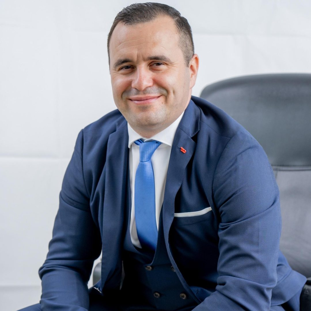 Dragoș Macarin, CEO & Fondator The Money Advisor, explică de ce educația financiară este vitală în luarea unor decizii corecte de creditare